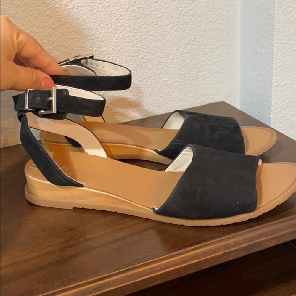 Kenneth Cole Reaction sandals